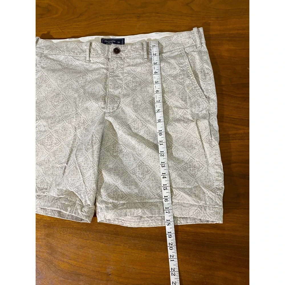 Tan Abercrombie & Fitch Stretch Chino Shorts Medallion Print (Mens 36